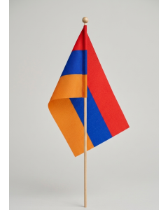 Դրոշ փայտիկով ՀՀ ավտոմեքենայի